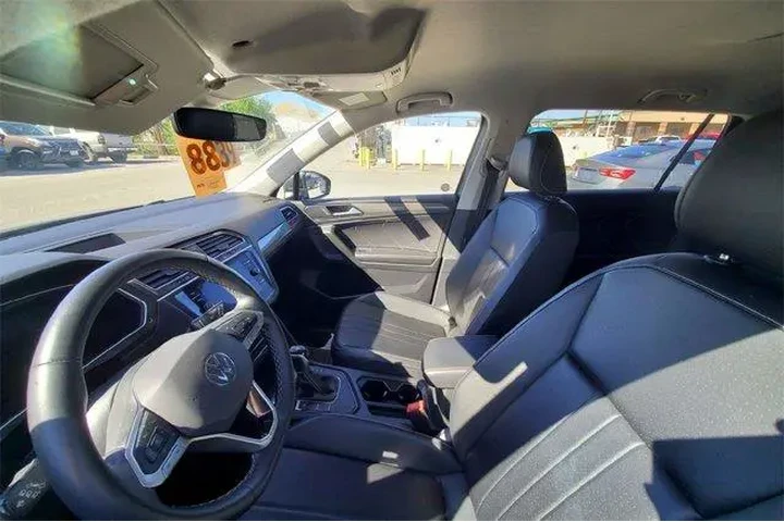 $21956 : Volkswagen Tiguan 2024 SE 4d image 9