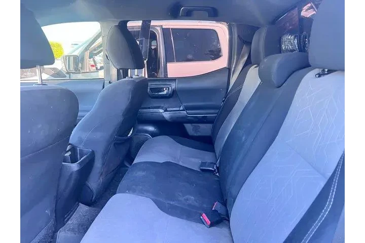 $31573 : Toyota Tacoma 2020 4x4 TRD P image 5