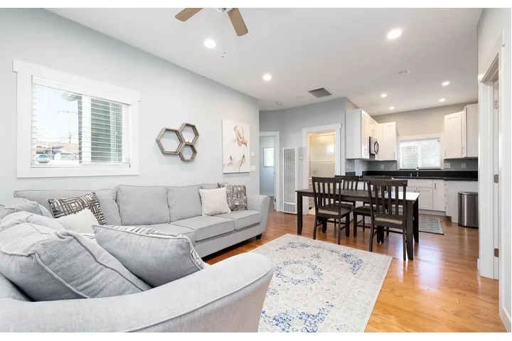 $980 : stylish updated stainless home image 2