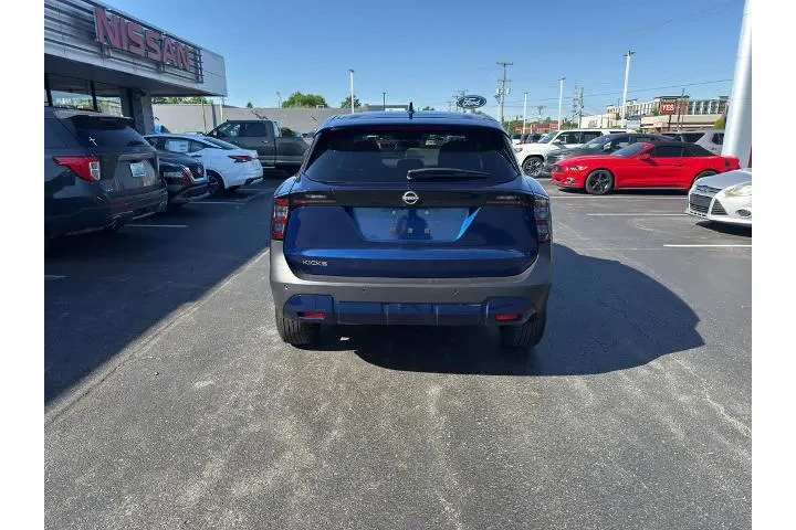 $20995 : Nissan Kicks 2025 SV 4dr Cro image 7