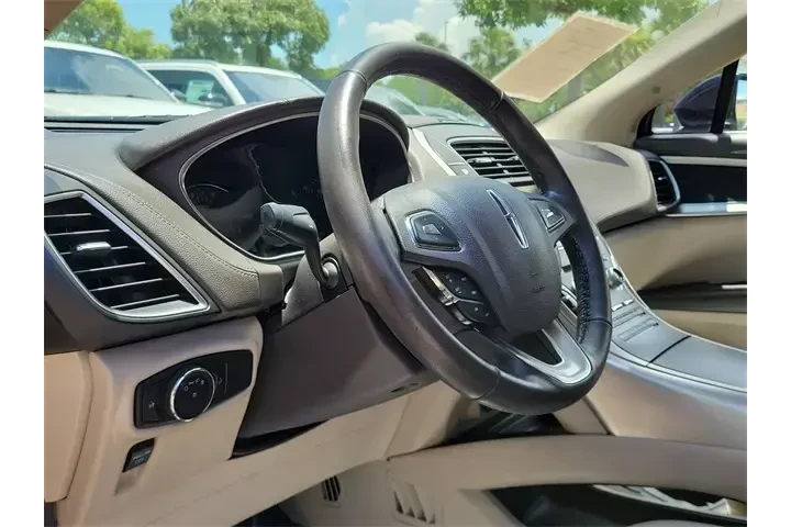 $15590 : Lincoln MKX 2018 Premiere 4d image 9