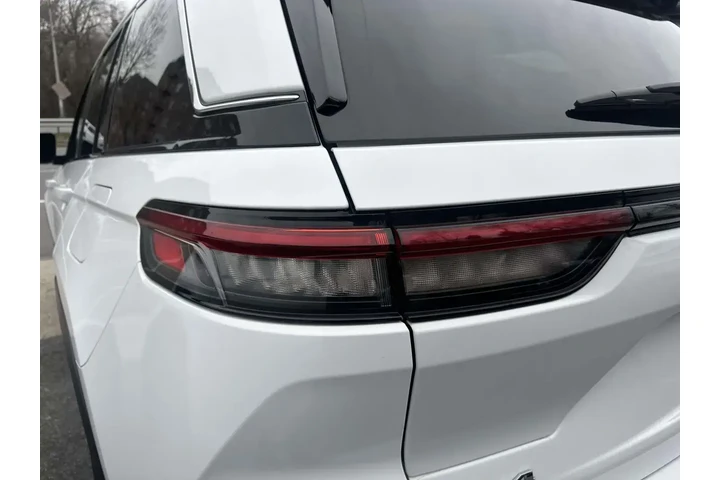 $27985 : Jeep Grand Cherokee 2023 4x4 image 9