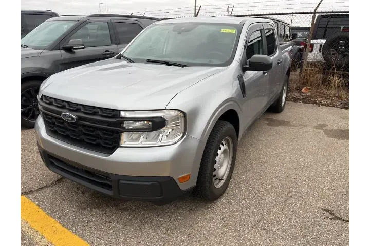 $21900 : Ford Maverick 2022 AWD XL 4d image 2