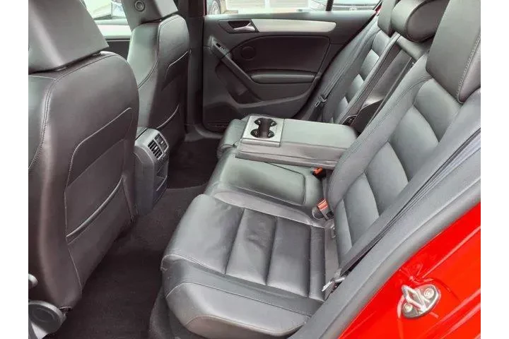 $8492 : Volkswagen GTI 2013 Wolfsbur image 9