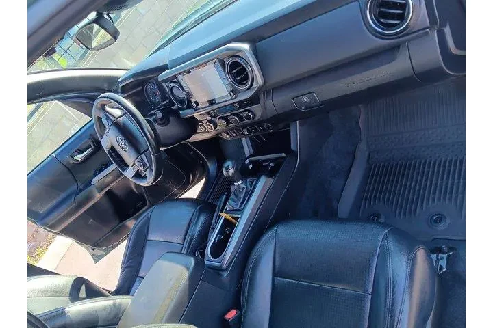 $39995 : Toyota Tacoma 2021 4x4 TRD O image 9