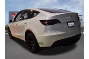 $25998 : Tesla Model Y 2022 AWD Long thumbnail
