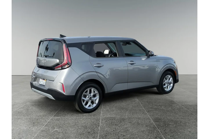 $19900 : Kia Soul 2023 S 4dr Crossove image 5
