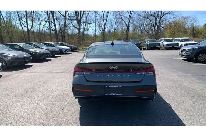$18677 : Hyundai ELANTRA 2025 SEL Spo image 4
