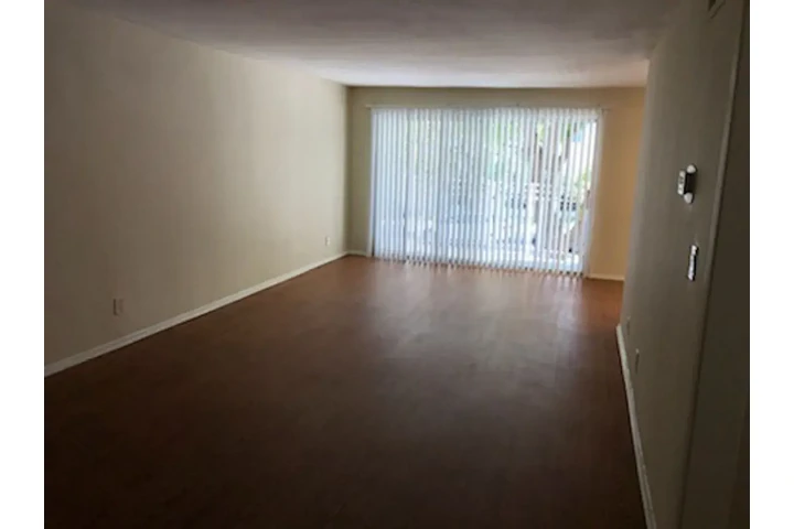 $800 : DREAM APARTMENT WAITING image 8