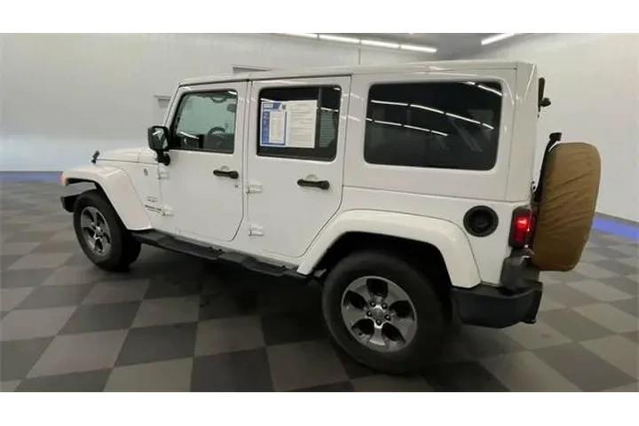 $19995 : Jeep Wrangler Unlimited 2017 image 6