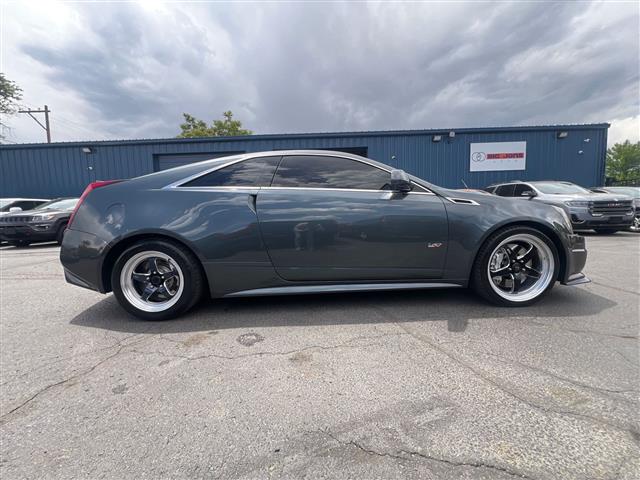 $36888 : 2011 CTS-V Base, 700 WHEEL HO image 6