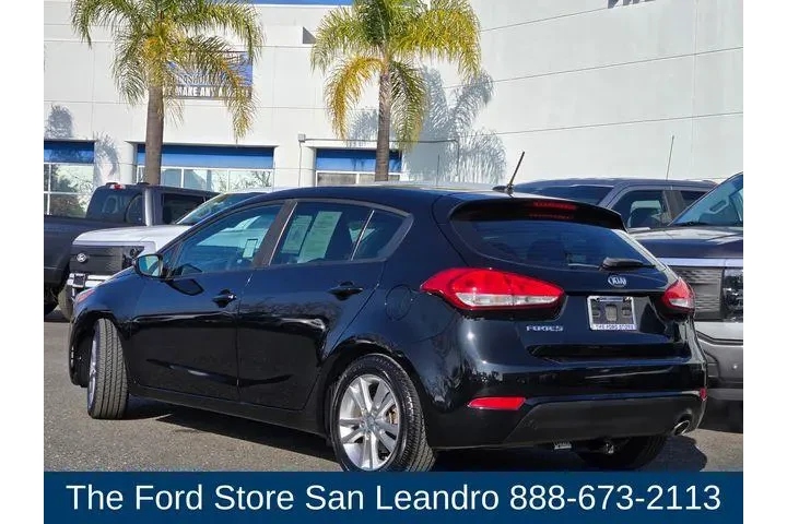 $8900 : Kia Forte5 2017 LX 4dr Hatch image 7