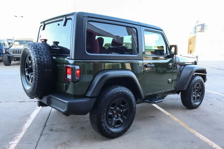 $23988 : 2021 Wrangler Sport 4x4 image 5