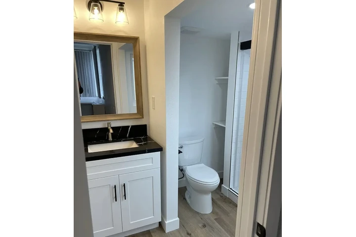 $650 : REAR UNIT image 8