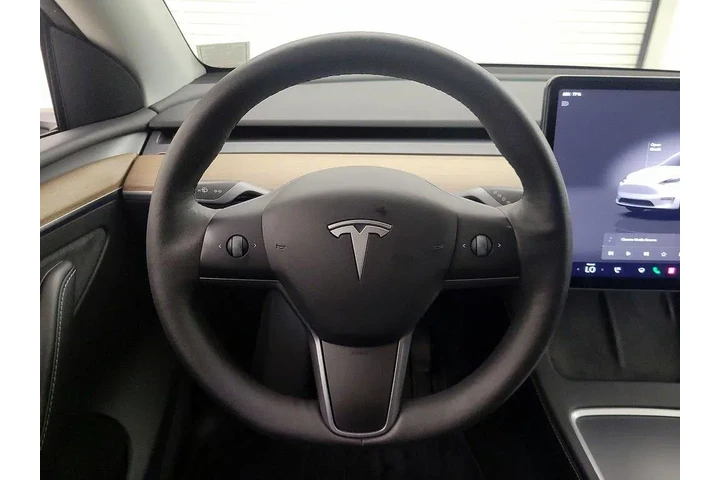$28998 : Tesla Model Y 2022 AWD Long image 10