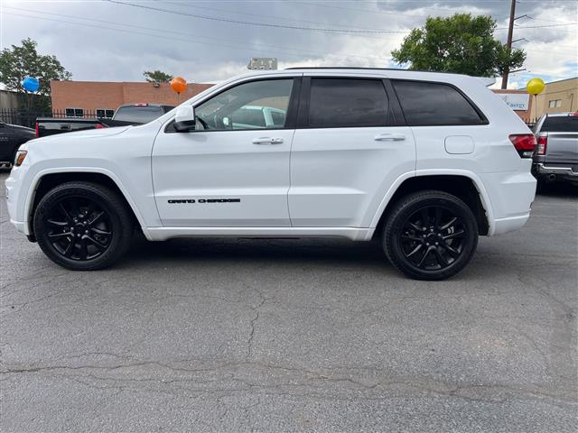 $19488 : 2017 Grand Cherokee Altitude, image 2