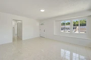 $1500 : La casa cuenta con ventanas thumbnail