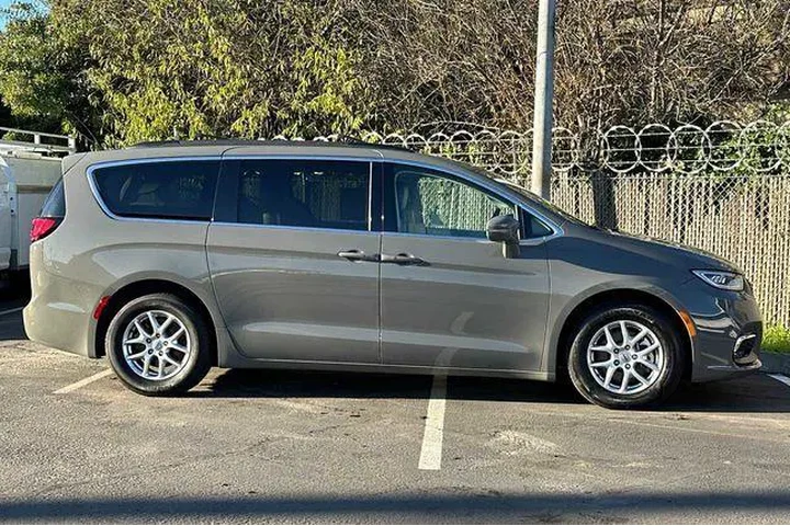 $20351 : Chrysler Pacifica 2022 Touri image 7