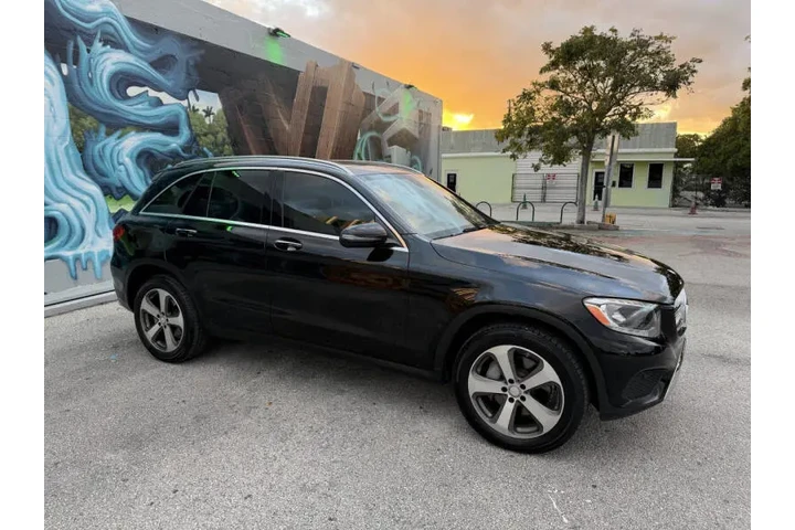 $15995 : 2016 Mercedes-Benz GLC GLC 300 image 9