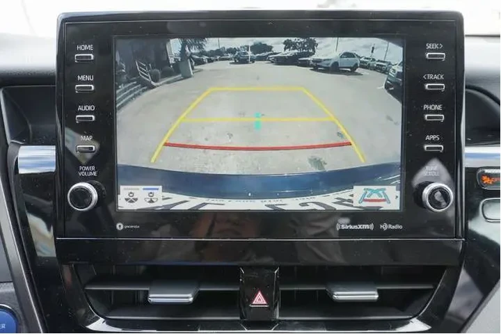 $26188 : Toyota Camry Hybrid 2021 SE image 9