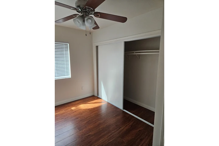$2750 : Glendora amplia/2 parking image 6