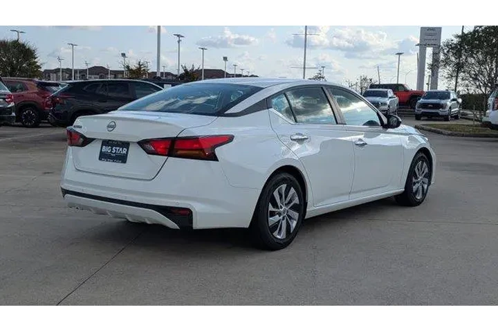 $18499 : Nissan Altima 2024 2.5 S 4dr image 3