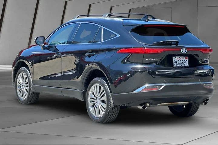 $36900 : Toyota Venza 2024 AWD XLE 4d image 9