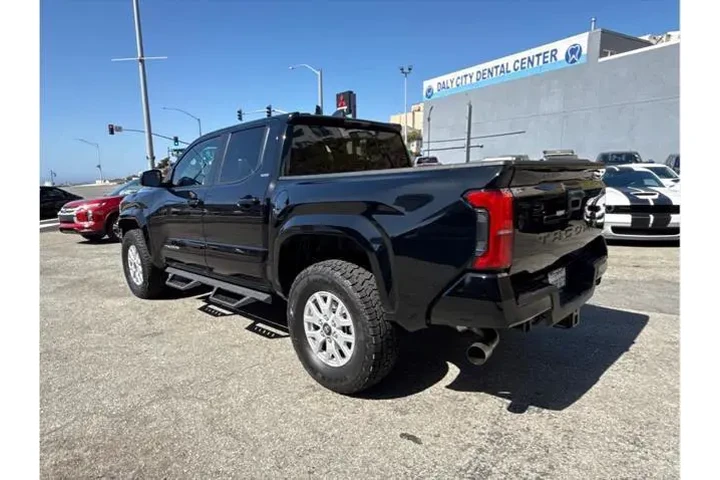$35388 : Toyota Tacoma 2024 4x2 SR5 4 image 9