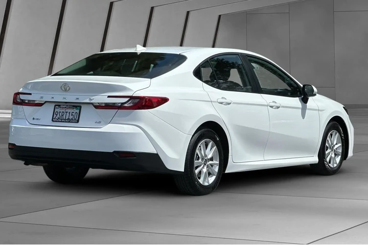 $29500 : Toyota Camry 2025 LE 4dr Sed image 4