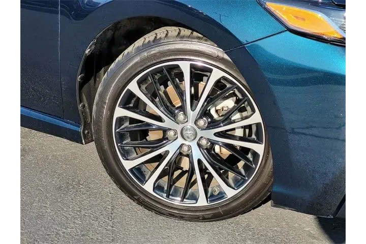 $19126 : Toyota Camry 2019 L 4dr Seda image 10