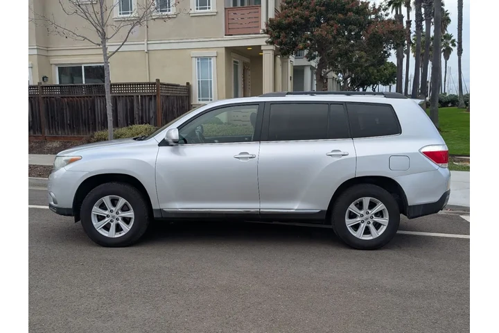 $13988 : 2013 Highlander Plus image 9