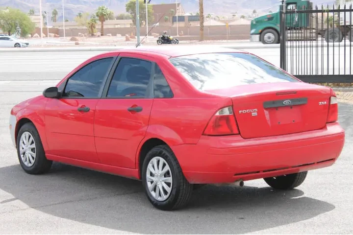 $2995 : 2005 Focus ZX4 SE image 6