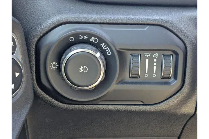 $27988 : Jeep Wrangler Unlimited 2021 image 8