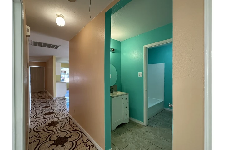 $1600 : BONITA Y COMODA CASA @HOUSTON image 6