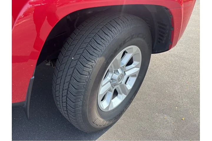 $38000 : Gold Certified2022 4Runner SR image 10