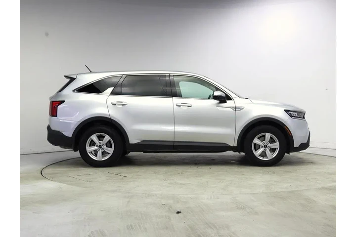 $22998 : Kia Sorento 2022 LX 4dr SUV image 7