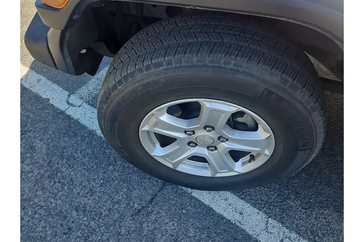 $26500 : Jeep Wrangler Unlimited 2018 image 3