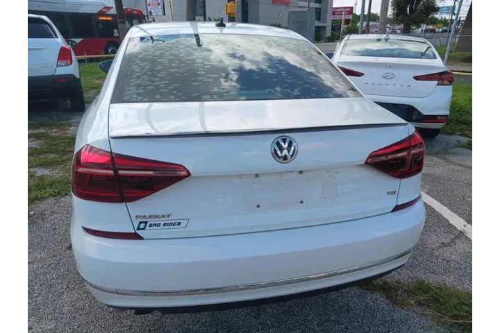 $13900 : 2019 Passat Wolfsburg image 4