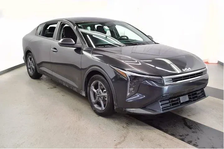 $21694 : Kia K4 2025 LXS 4dr Sedan image 2