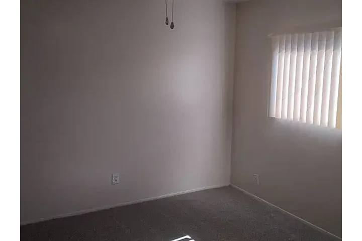 $1100 : Torrance con tiendas cercanas image 2