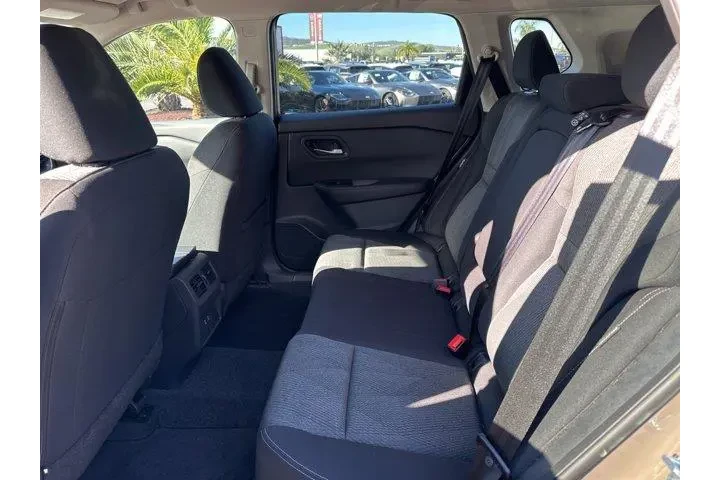 $23991 : Nissan Rogue 2024 SV 4dr Cro image 7