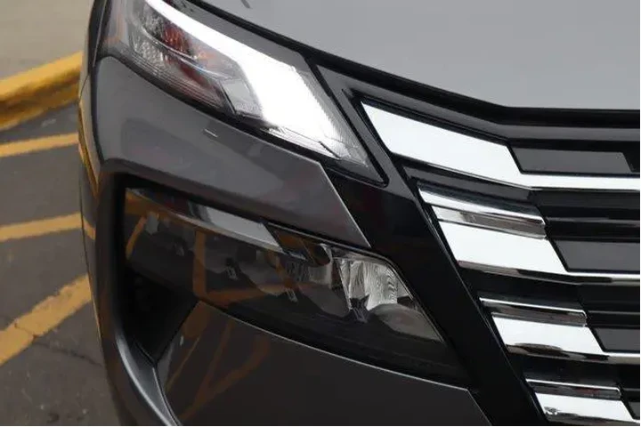 $24305 : Nissan Rogue 2025 AWD SV 4dr image 10