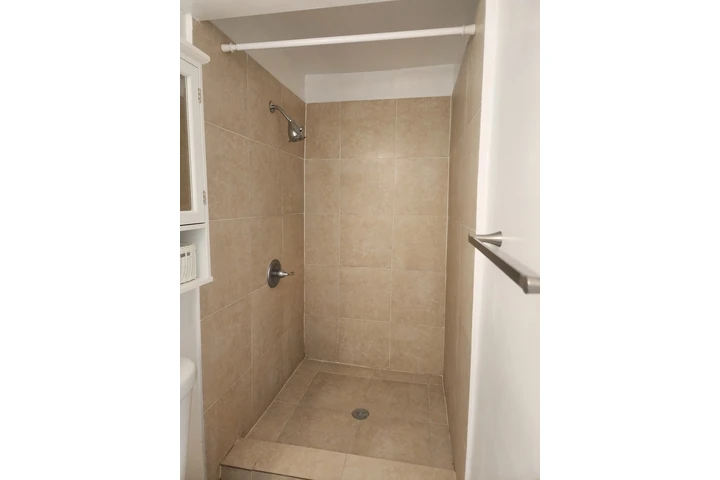 $1800 : Rento un adosado de mi casa image 4