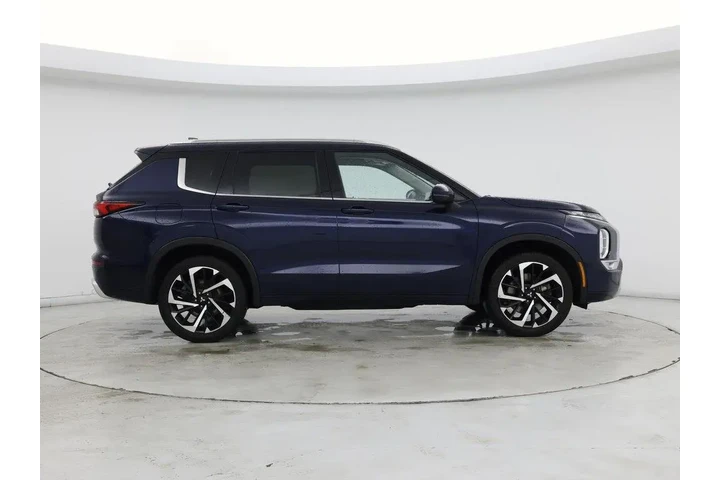 $29998 : Mitsubishi Outlander 2024 SE image 7