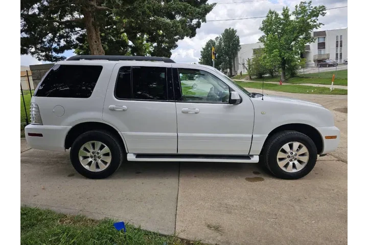 $2995 : 2006 Mountaineer Luxury image 5