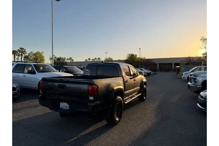 $38800 : Toyota Tacoma 2023 4x4 Trail image 3