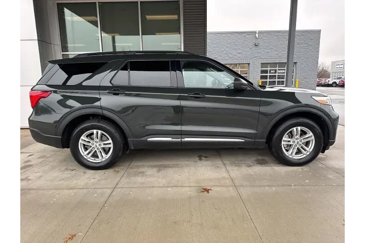 $28500 : Ford Explorer 2023 AWD XLT 4 image 8