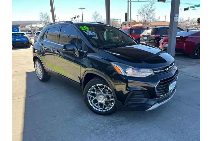 2020 Trax LT FWD image 3