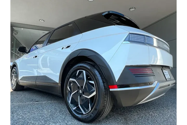 $25485 : Hyundai IONIQ 5 2022 SEL 4dr image 6