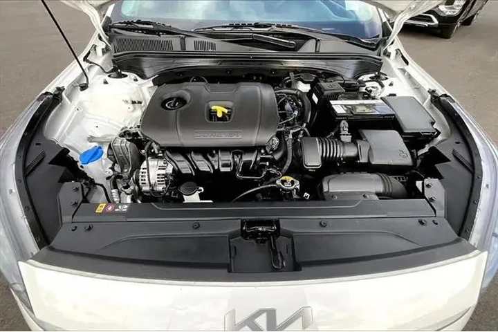 $14998 : Kia Forte 2024 LX 4dr Sedan image 10